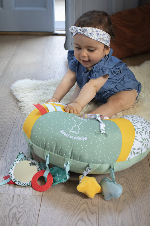 Sophie La Girafe Cosy Play Cushion image number 14